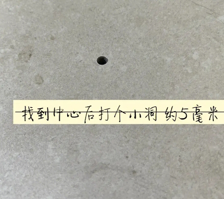 明山瓷砖空鼓维修公司专业解答在瓷砖铺贴过程中，如果砂料搅拌不均匀，将会带来以下问题